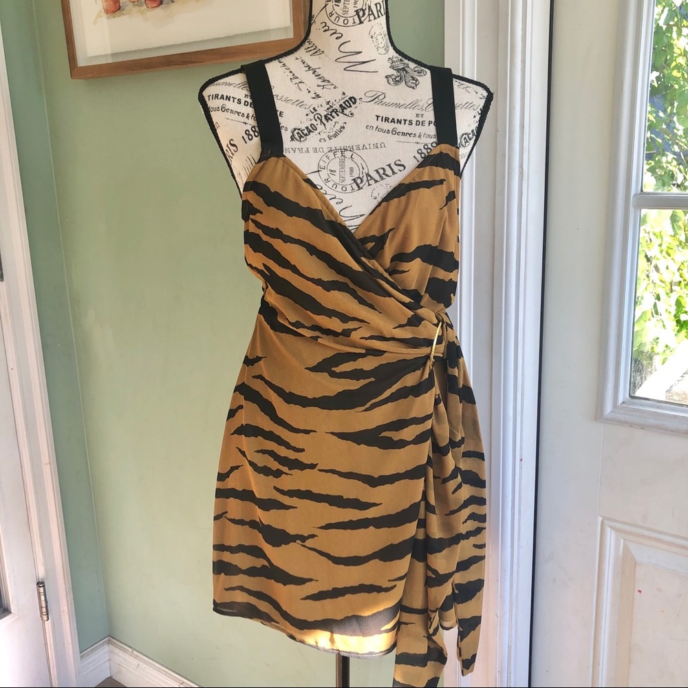 NWT Show Me Your Mumu Animal Print Wrap Mini